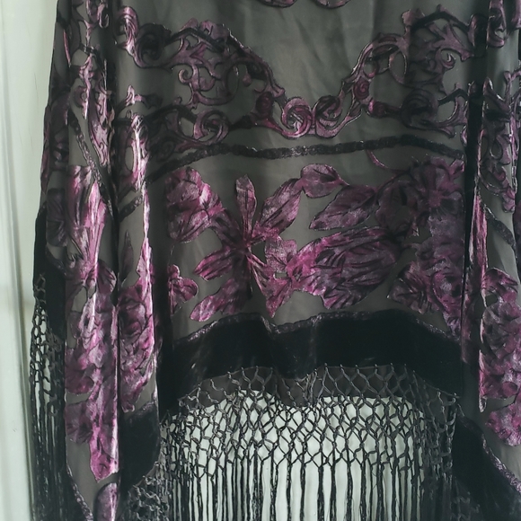 Vintage black violet velvet and sheer burnout, long fringe poncho shawl - Picture 7 of 8